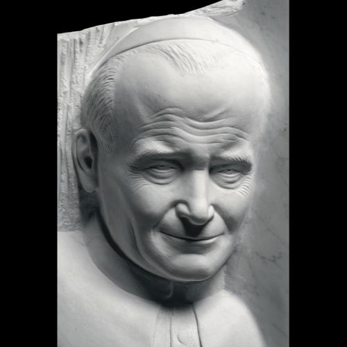 JEAN- PAUL II
										(Détail)
										2009
										MONASTÈRE PONT L'ABBÉ
										Marbre de Carrare 