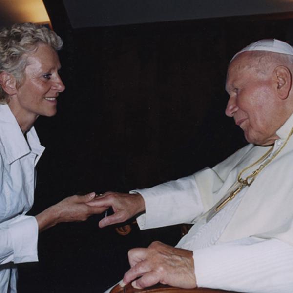  Saint Jean- Paul II  et Maria de Faykod  2004 à Lourdes